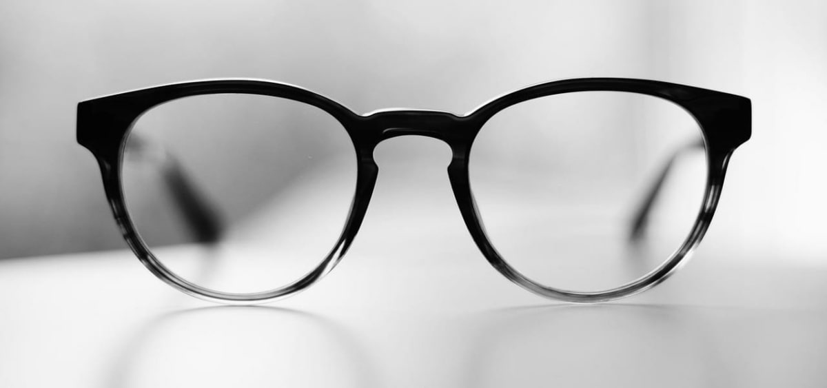 How to Clean Eyeglasses